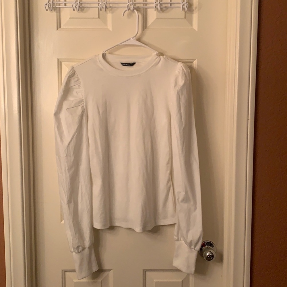 Shein Women’s White Long Sleeve Tee. Size Large. Round Neck.